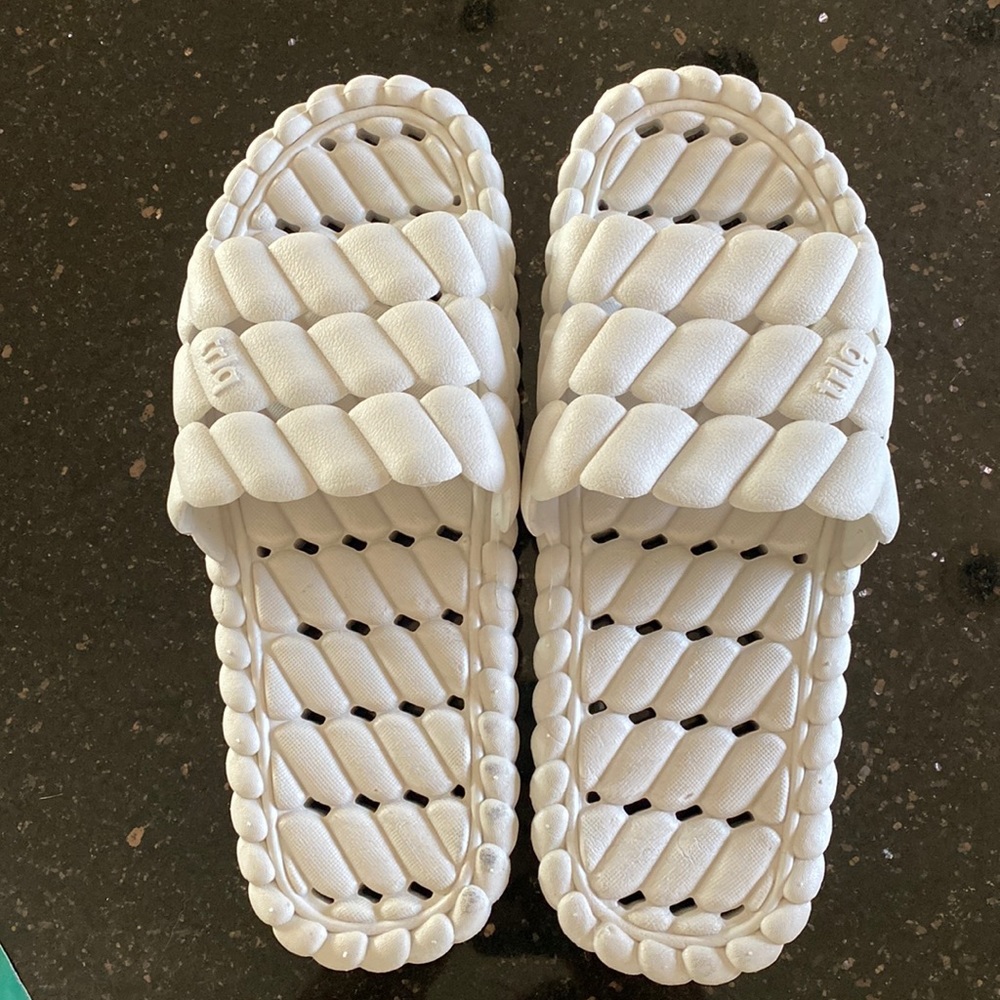 New size 39 padded cushioned slide TRLQ